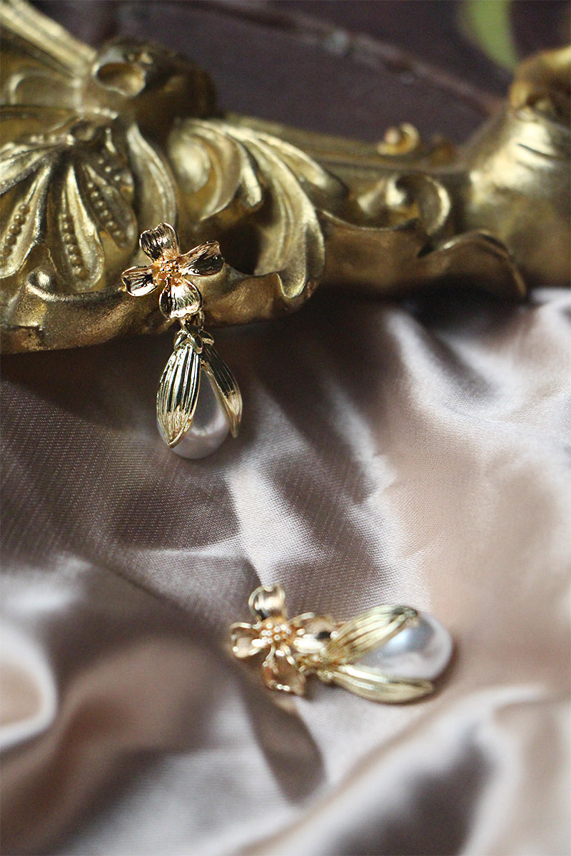 Original Design Elegant French Flower Stamen Pearl Handmade Earrings