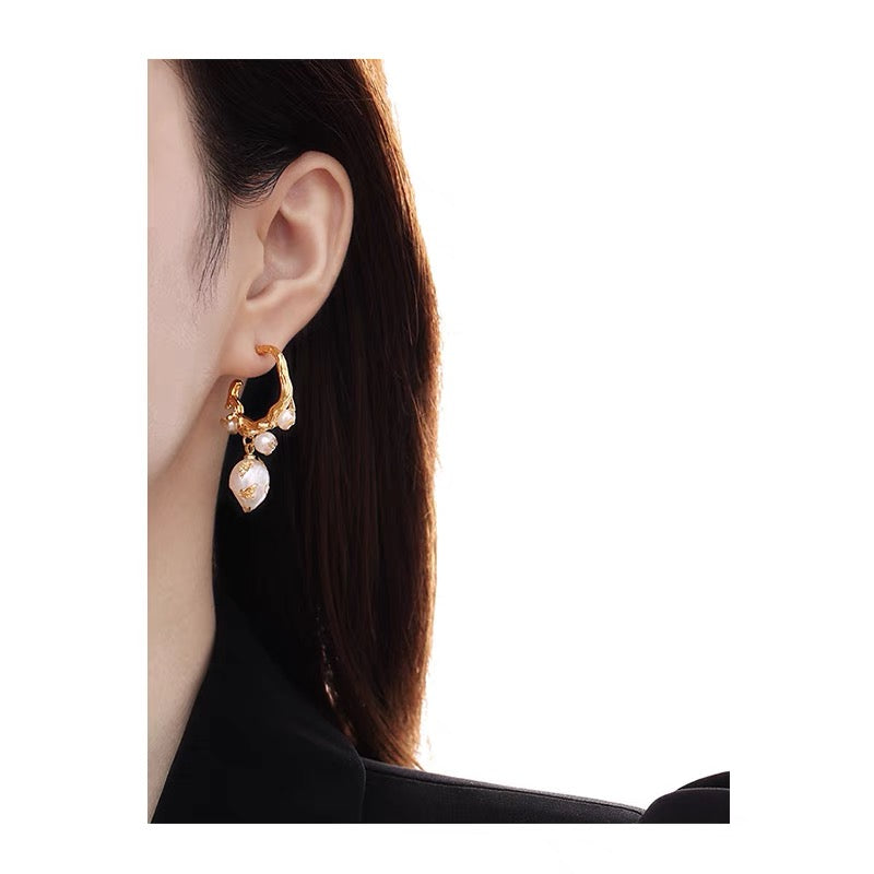 Baroque Pearl Gold C-Shaped Vintage Tassel Earrings