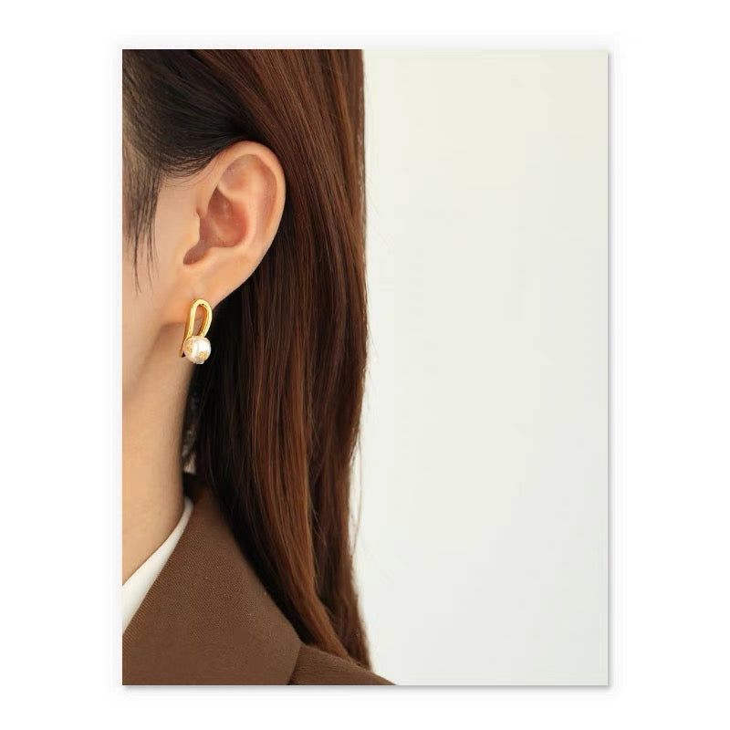 French Retro Light Luxury Baroque Pearl Earrings
