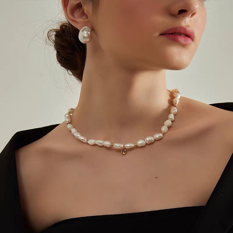 Small Gold Coin Baroque Pearl Necklace