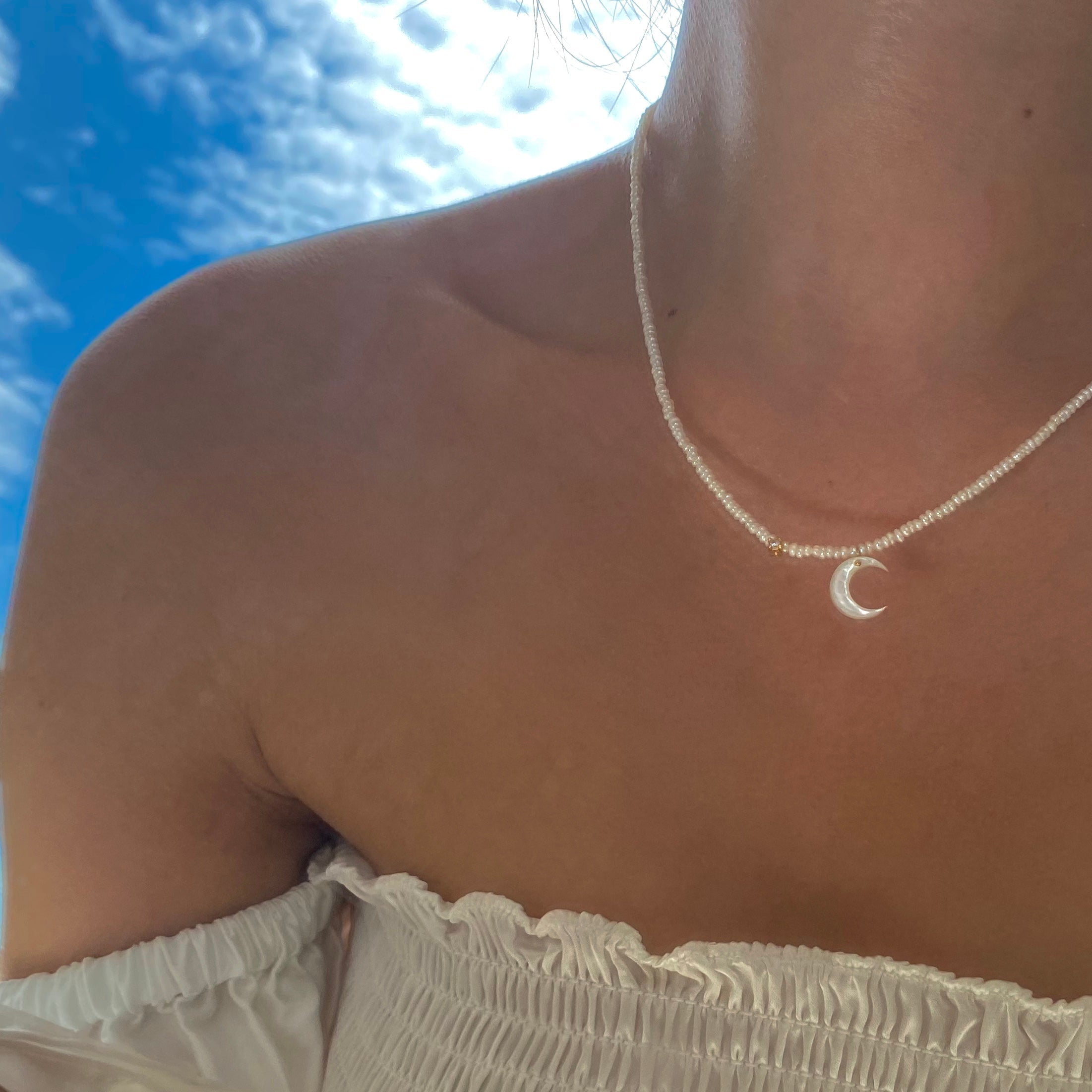 Influencer Program 14k Gold Injection Moon Pendant White Butterfly Shell Natural Pearl Necklace