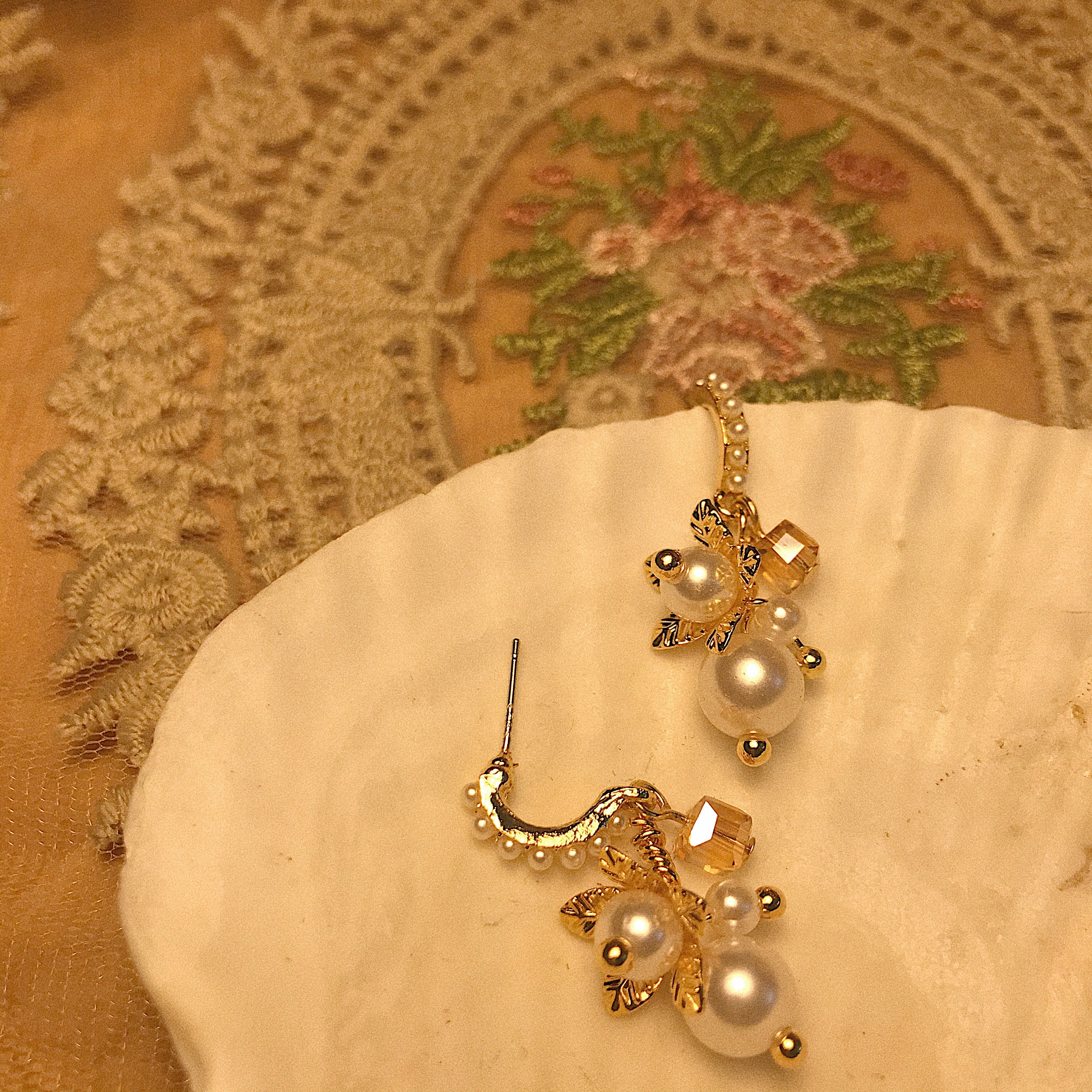 Petite Pearl Flower 925 Sterling Silver Stud Handmade Earrings